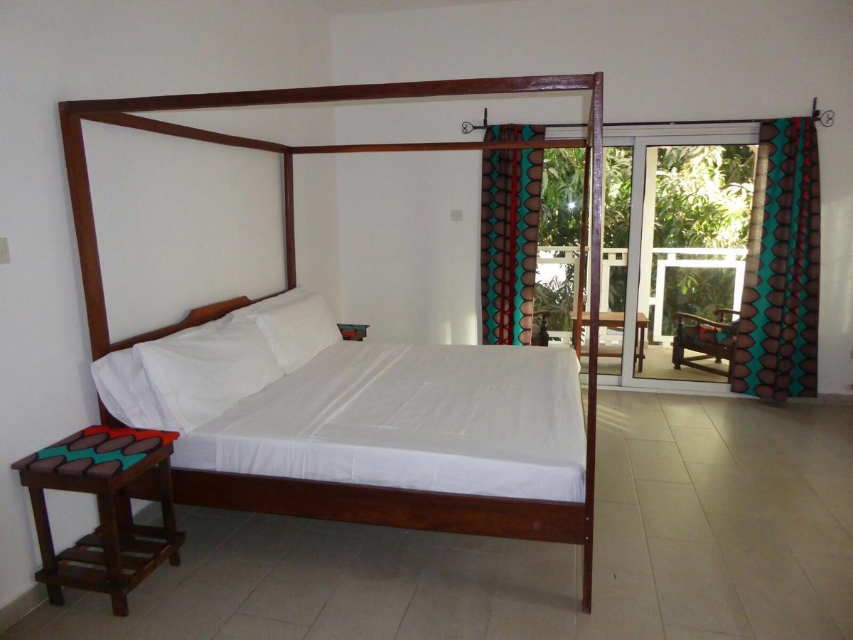 Sarawally Guesthouse Ampaya Exterior photo