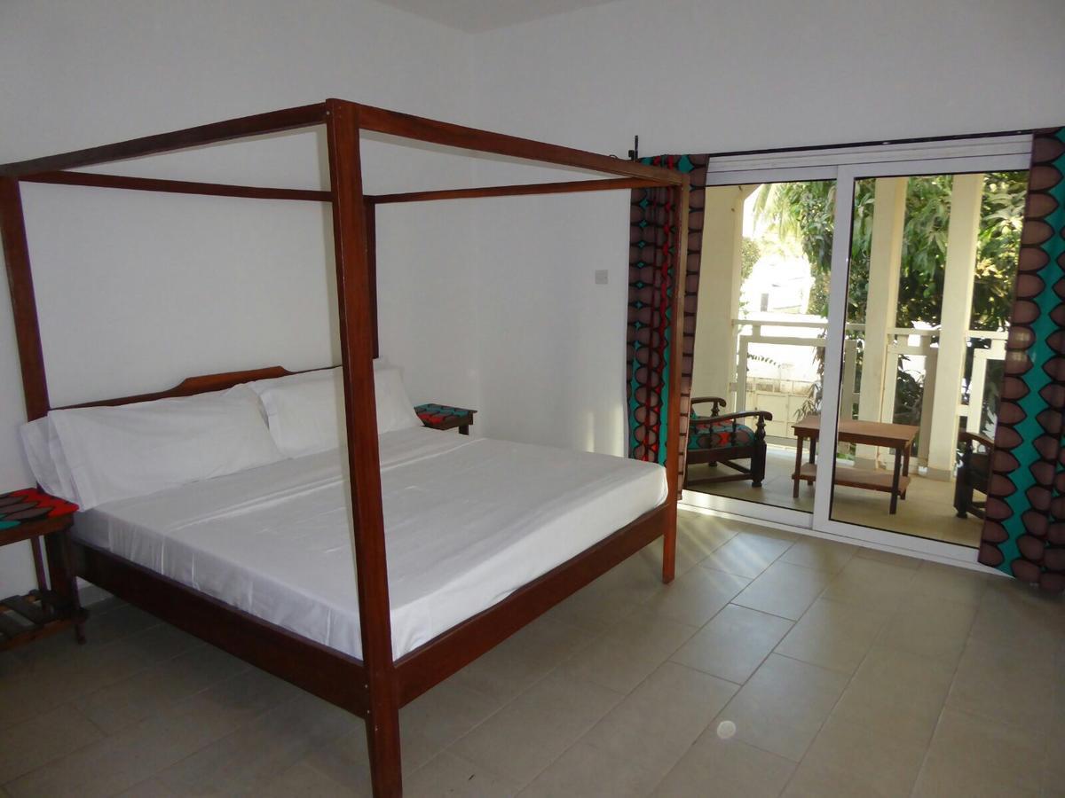 Sarawally Guesthouse Ampaya Exterior photo