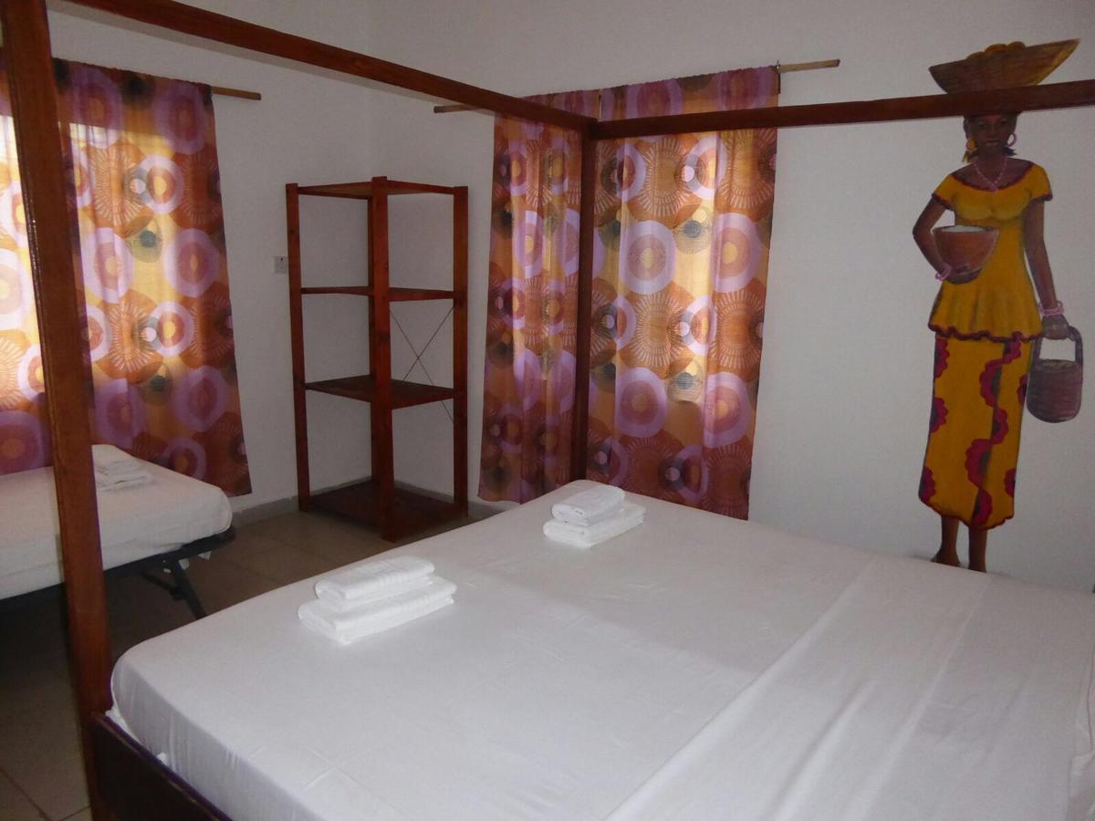 Sarawally Guesthouse Ampaya Exterior photo