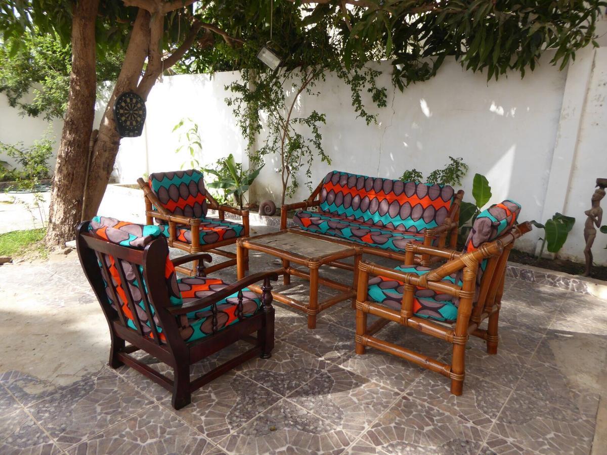 Sarawally Guesthouse Ampaya Exterior photo