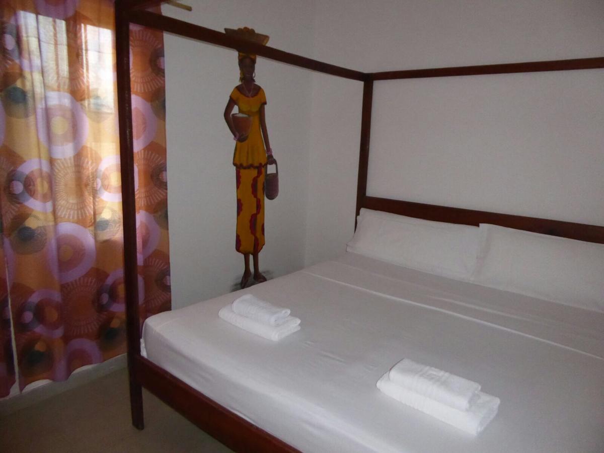 Sarawally Guesthouse Ampaya Exterior photo